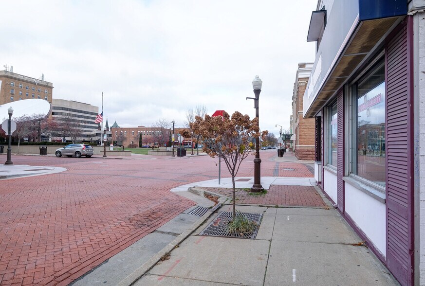 More Photos Of 329 4th St, Wausau Storefront Retail Residential For Sale