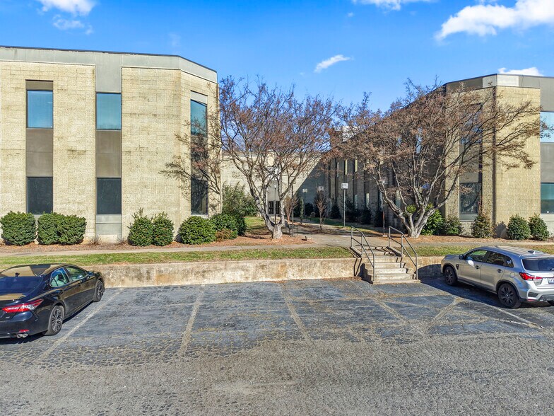 More Photos Of 8025 North Point Blvd, Winston-Salem Office For Lease