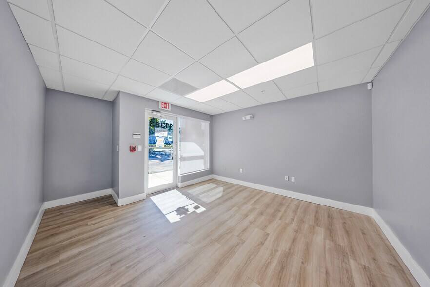 More Photos Of 11379-11399 NW 122nd St, Medley Warehouse For Sale