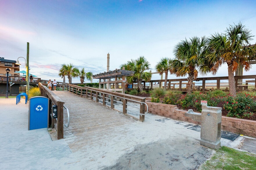 More Photos Of 12 N Pavilion Ave, Carolina Beach Storefront Retail Office For Sale