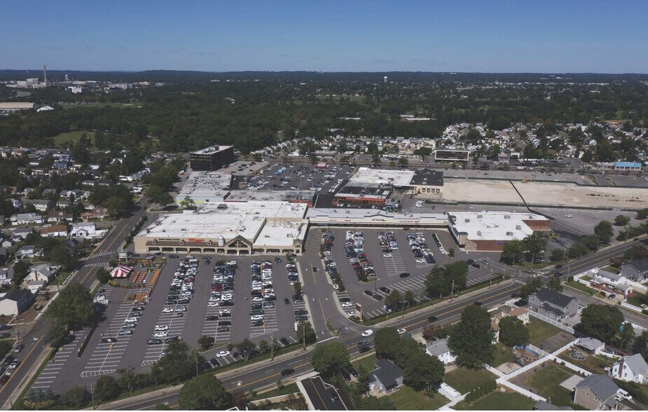 More Photos Of 1901-1999 Front St, East Meadow Unknown For Lease