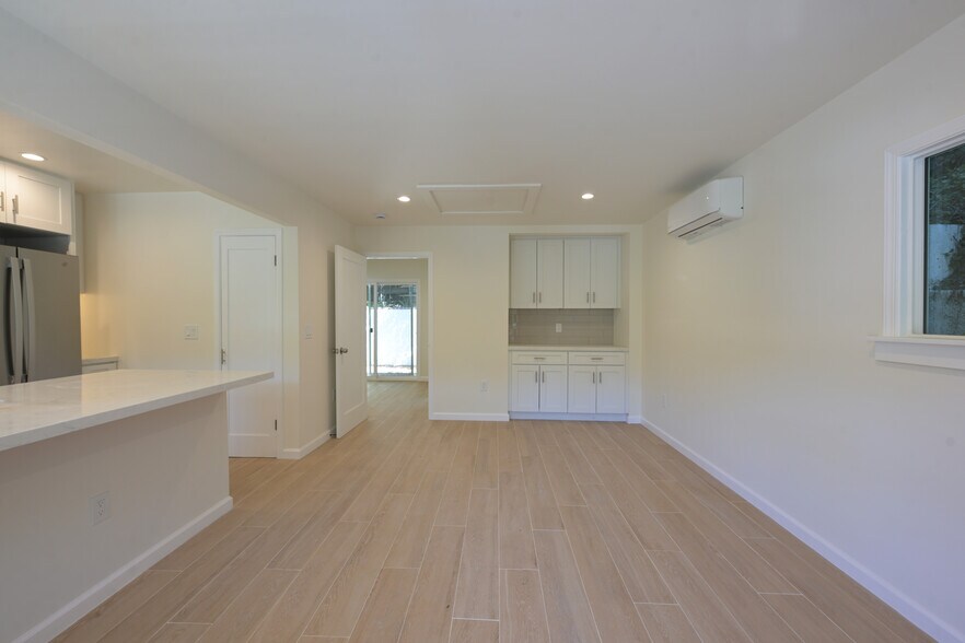 More Photos Of 2592 N Beachwood Dr, Los Angeles Multifamily For Sale