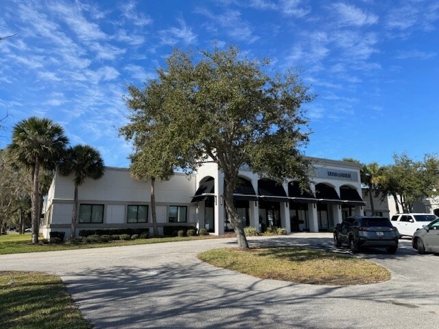More Photos Of 298 S Yonge St, Ormond Beach Freestanding For Lease