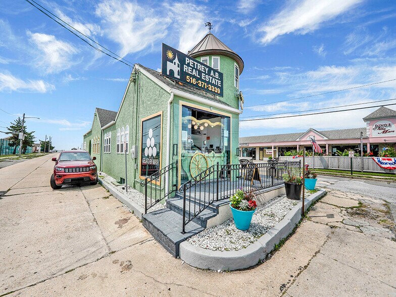 More Photos Of 2041 Park St, Atlantic Beach Loft Creative Space For Lease