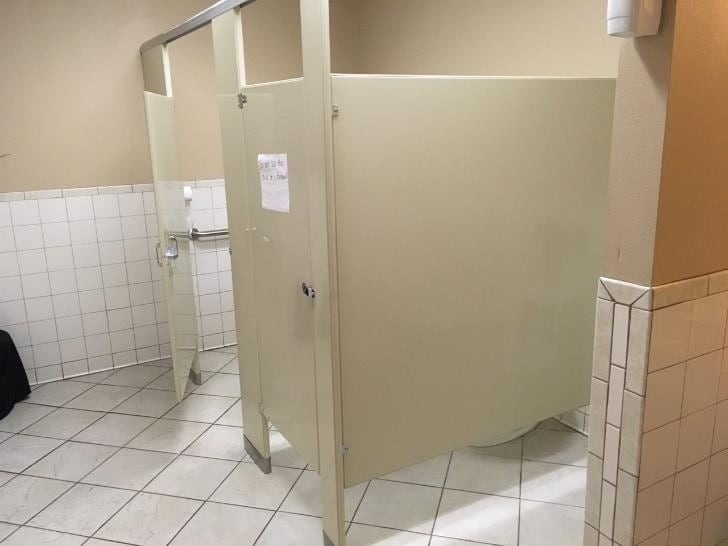 More Photos Of 201 Executive Way, DeSoto Showroom For Lease