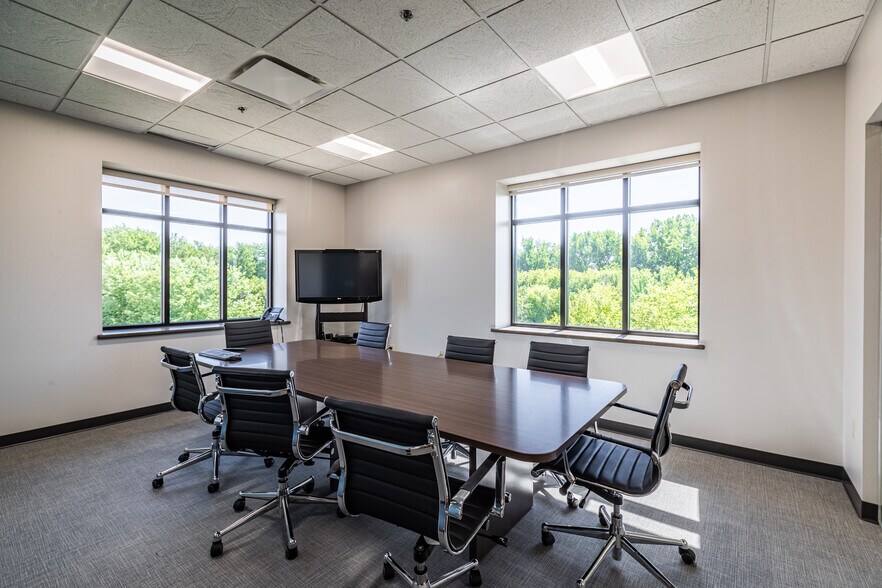 More Photos Of 2 Copeland Ave, La Crosse Office For Sale