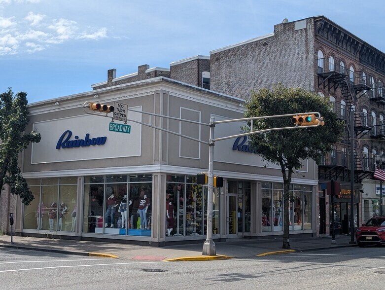Primary Photo Of 494 Broadway, Bayonne Storefront For Lease