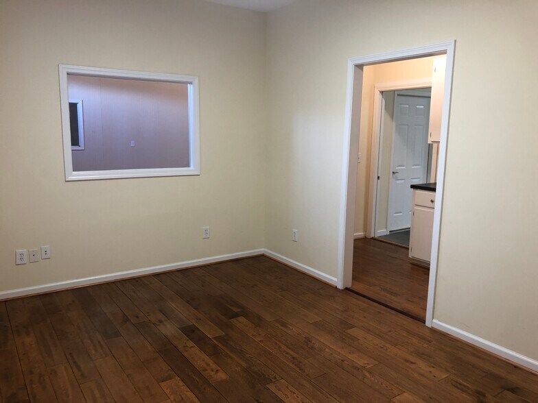 More Photos Of 146-B Litton Dr, Lexington Light Distribution For Lease