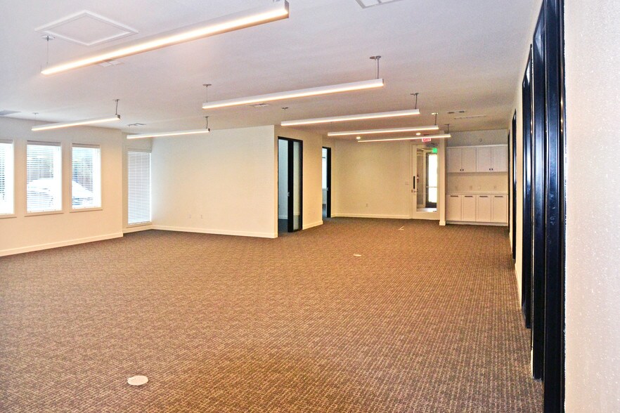 More Photos Of 4601 Spicewood Springs Rd, Austin Office For Sale