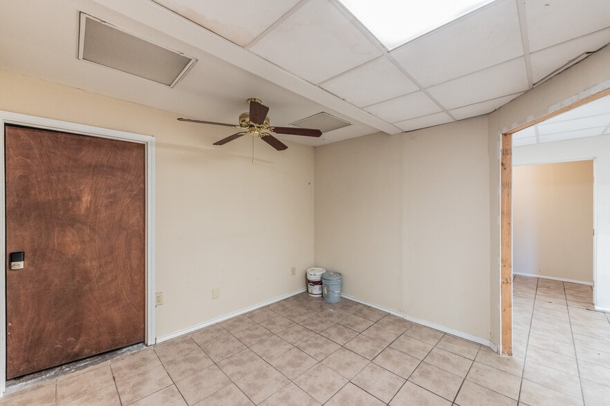More Photos Of 1006 West Ave, San Antonio Freestanding For Sale