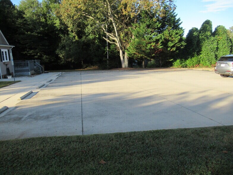 More Photos Of 1704 Gastonia Hwy, Lincolnton Office For Lease