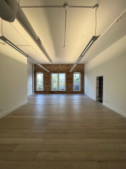More Photos Of 218-230 Clematis St, West Palm Beach Storefront Retail Office For Lease