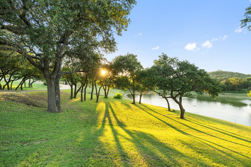 More Photos Of 101 Rolling Hills Rd, Blanco Specialty For Sale
