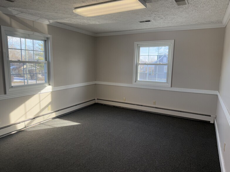 More Photos Of 4040 S Meridian St, Indianapolis Office For Lease