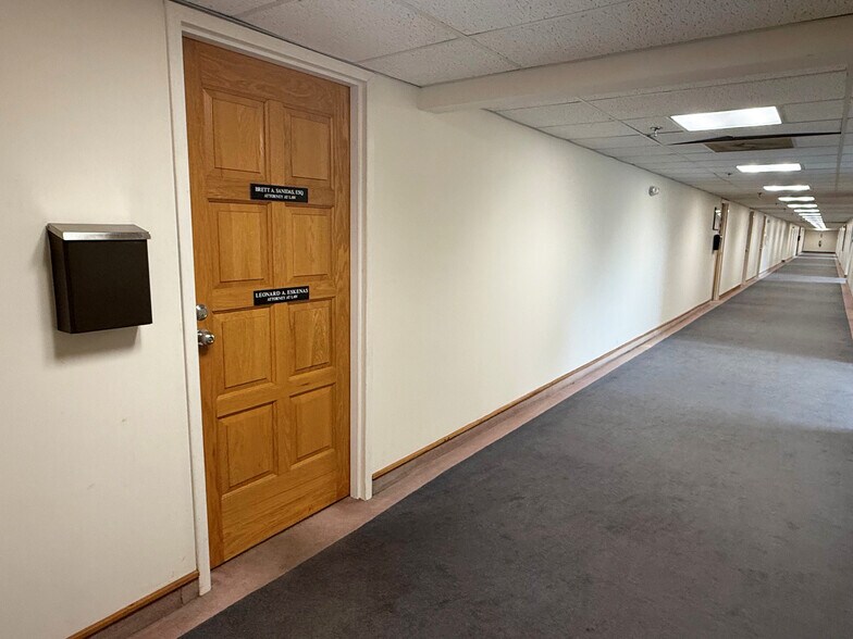 More Photos Of 205 Worcester Ct, Falmouth Loft Creative Space For Sale