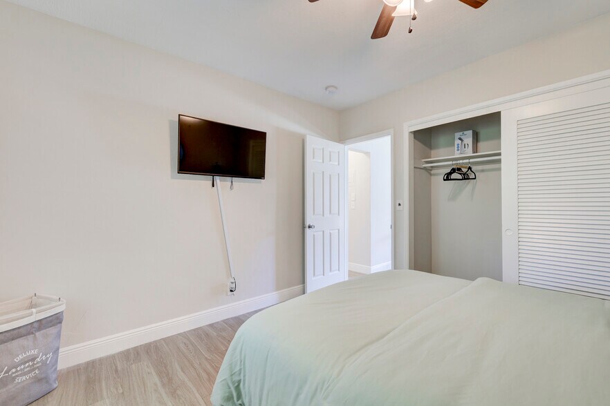 More Photos Of 741 Hibiscus Ave, Pompano Beach Apartments For Sale