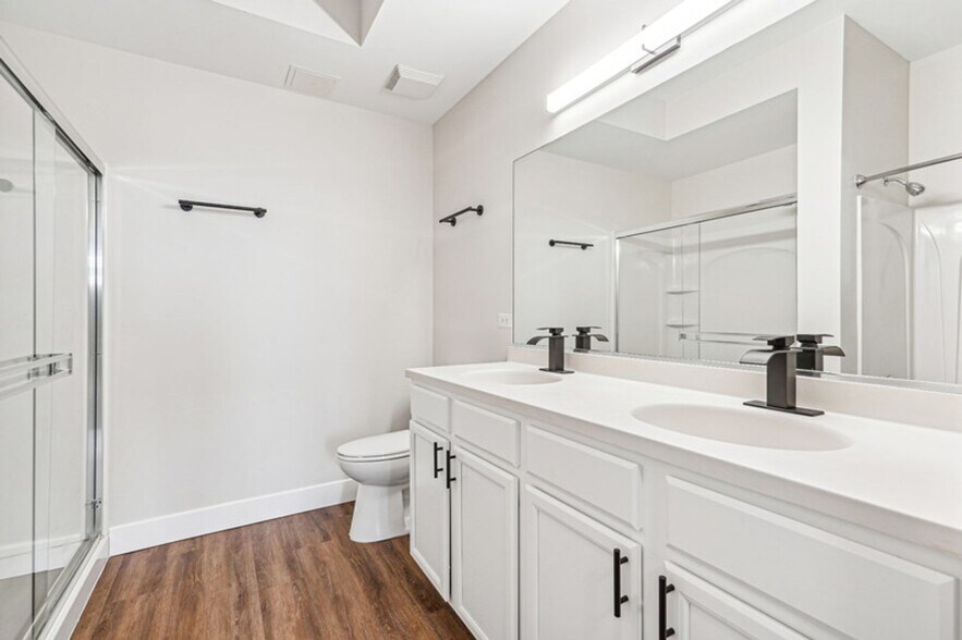More Photos Of 1255 Town Center Rd, Vernon Hills Apartments For Lease