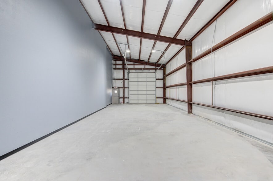 More Photos Of 6409 Eddie Dr, Humble Warehouse For Sale