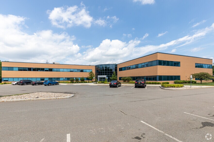 More Photos Of 3 Lear Jet Lane, Latham Medical For Lease