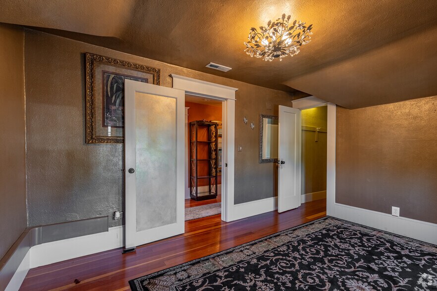 More Photos Of 16408 SE Mill Plain Blvd, Vancouver Office For Sale