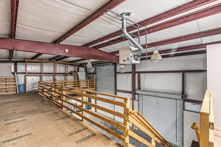 More Photos Of 106 Flow State Vis, Asheville Flex For Lease