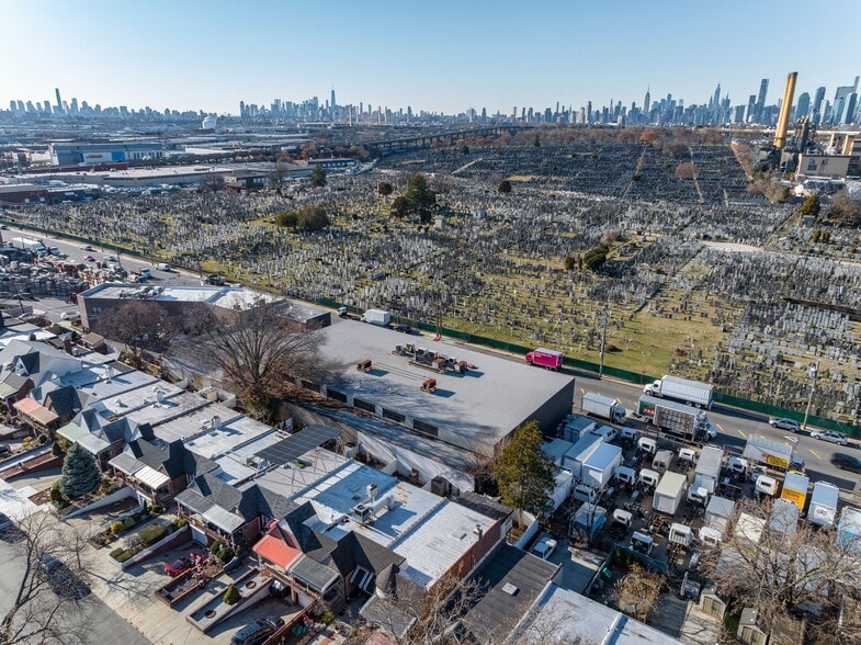 More Photos Of 61-26 Maurice Ave, Maspeth Warehouse For Lease