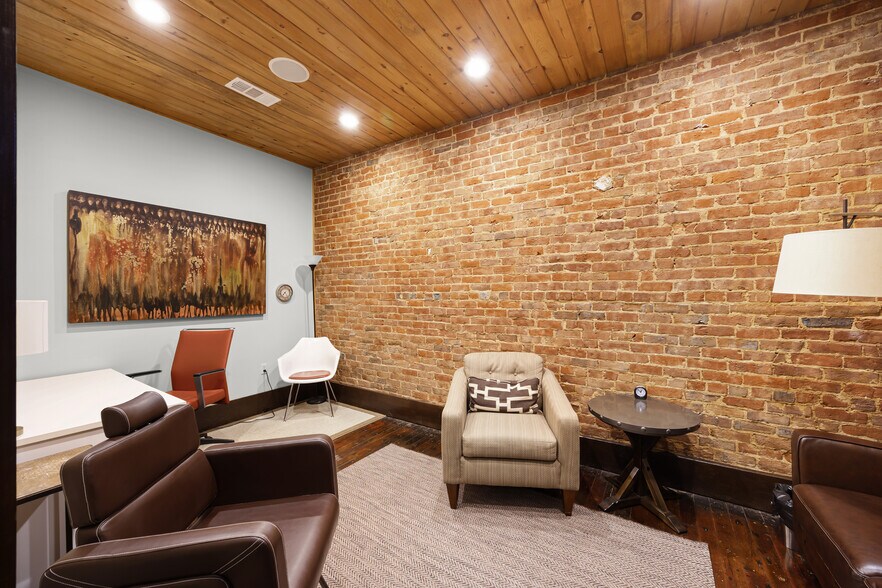 More Photos Of 109 E Lafayette St, Jackson Office Residential For Lease