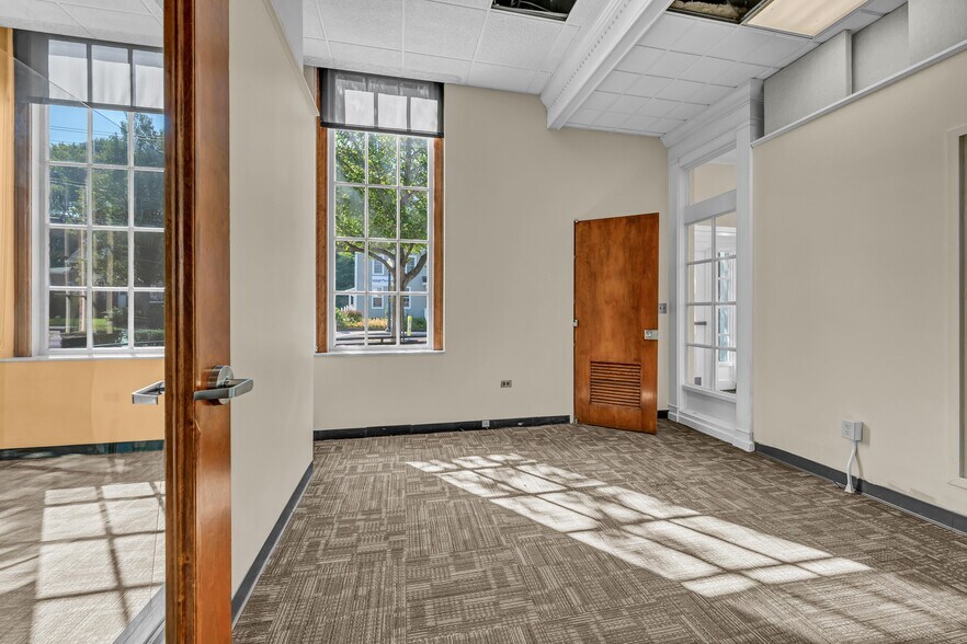More Photos Of 159 Greenwood Ave, Bethel Bank For Lease