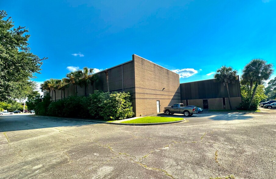 More Photos Of 311 W Central, Valdosta Manufacturing For Sale