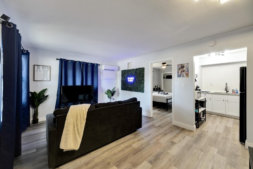 More Photos Of 4511-4513 Mcelroy Ave, Tampa Apartments For Sale