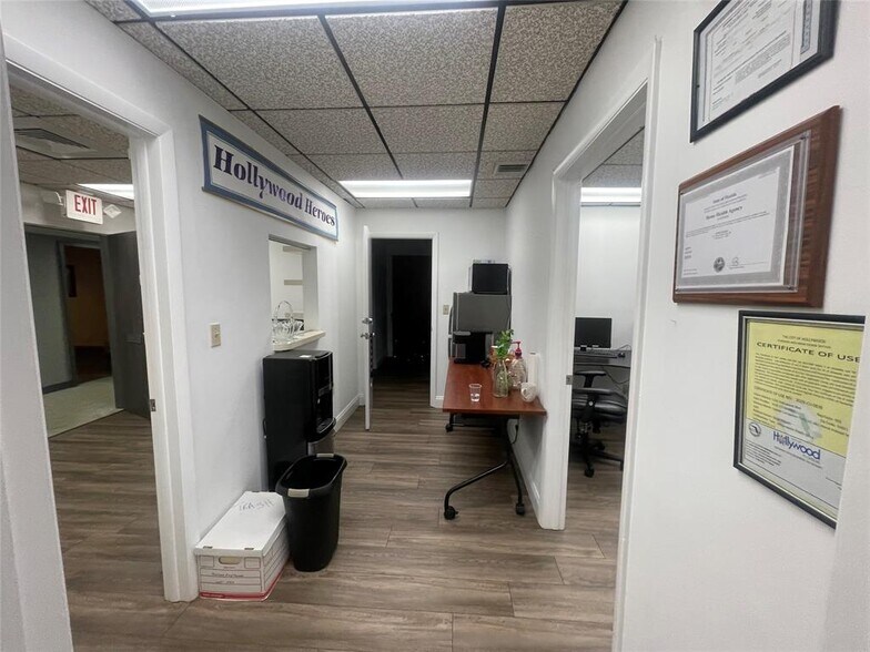 More Photos Of 2131 Hollywood Blvd, Hollywood Office Residential For Lease