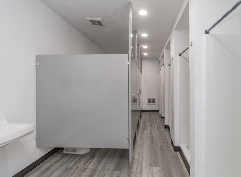 More Photos Of 444 Front St, Sekiu Hotel For Sale