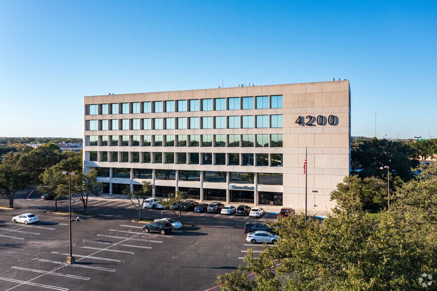 More Photos Of 4200 S Hulen St, Fort Worth Office For Lease