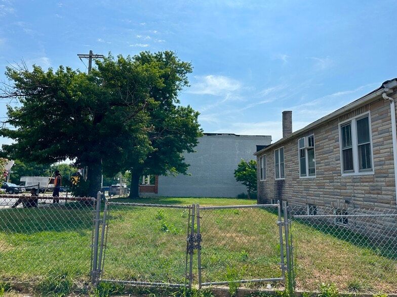 More Photos Of 3301 E Monument St, Baltimore Religious Facility For Sale