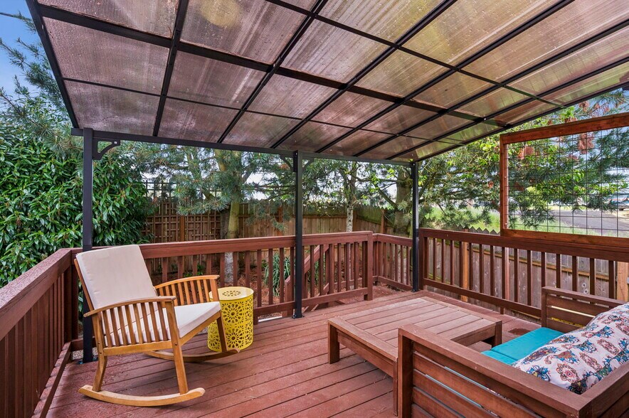 More Photos Of 11020 N Moore Ave, Portland Flex For Sale