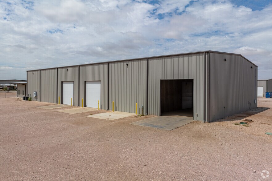 More Photos Of 10712 W County Road 77, Midland Service For Lease