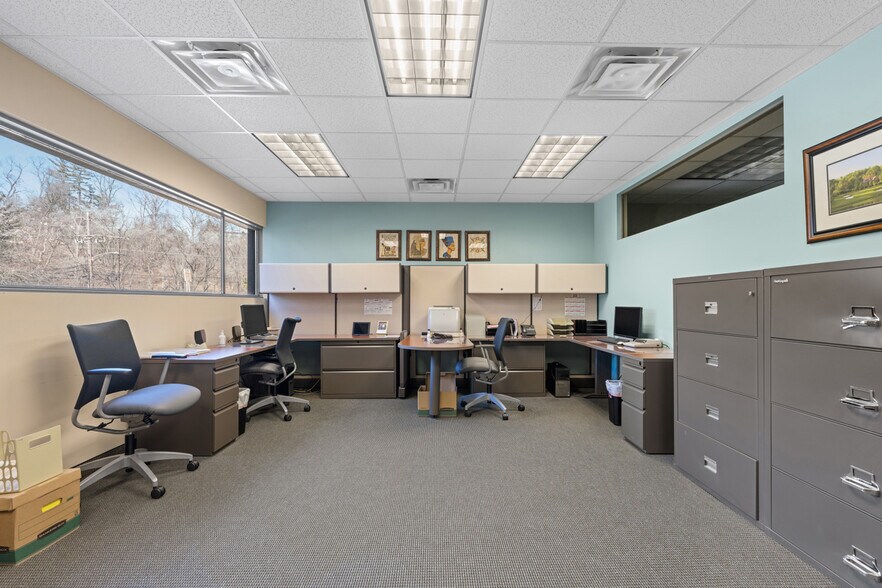 More Photos Of 2640 Pitcairn Rd, Monroeville Medical For Sale