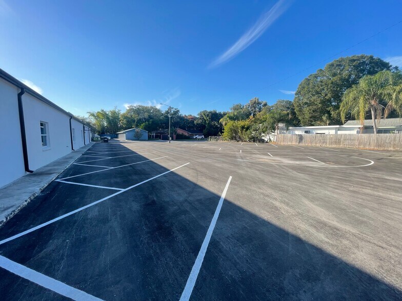 More Photos Of 1822 Drew St, Clearwater Office For Lease