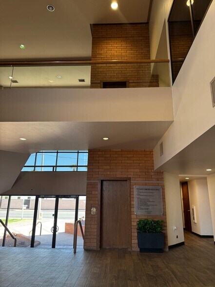More Photos Of 722 E Osborn Rd, Phoenix Office For Lease
