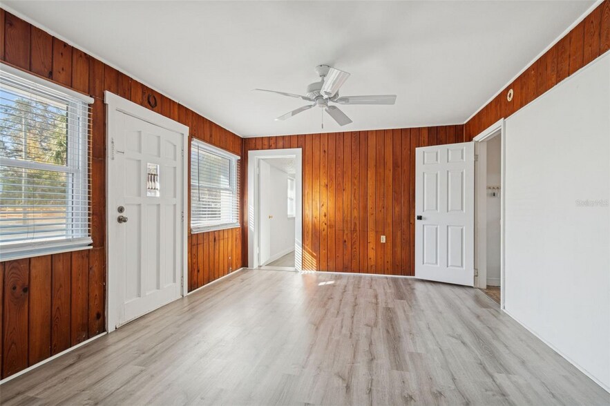 More Photos Of 2900 49th St N, Saint Petersburg Specialty For Sale