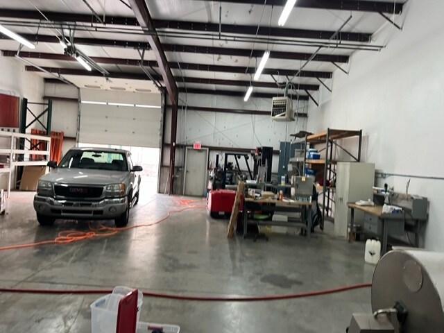 More Photos Of 840 S Martin Luther King Jr Blvd, Hamilton Warehouse For Lease