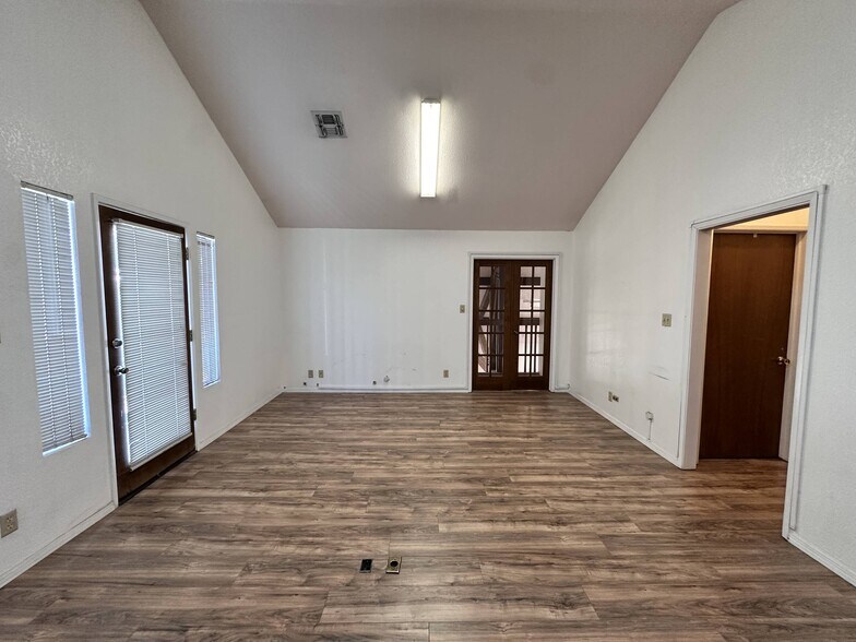 More Photos Of 1205 11th St, Reedley Storefront For Sale