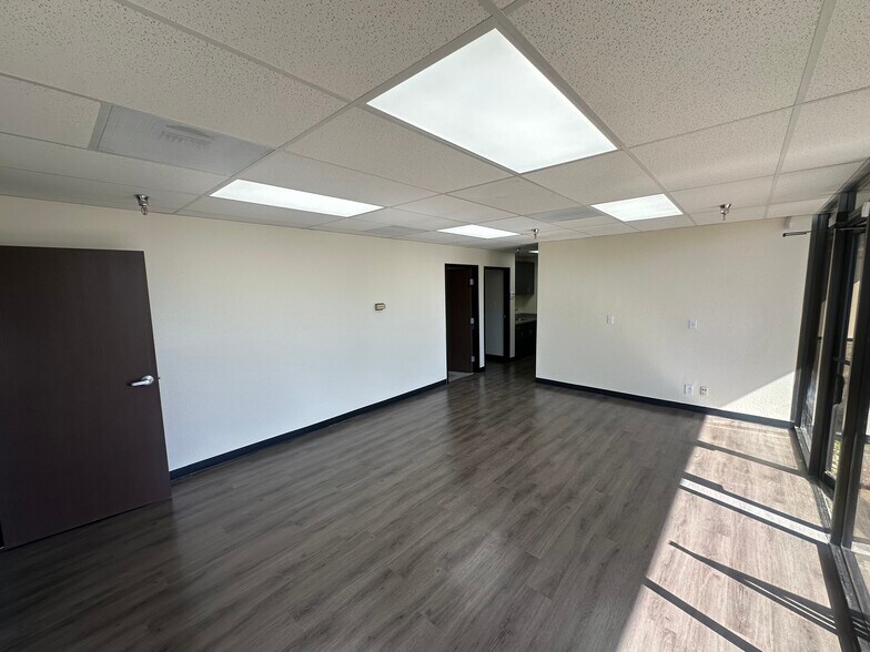 More Photos Of 13904 Maryton Ave, Santa Fe Springs Warehouse For Lease