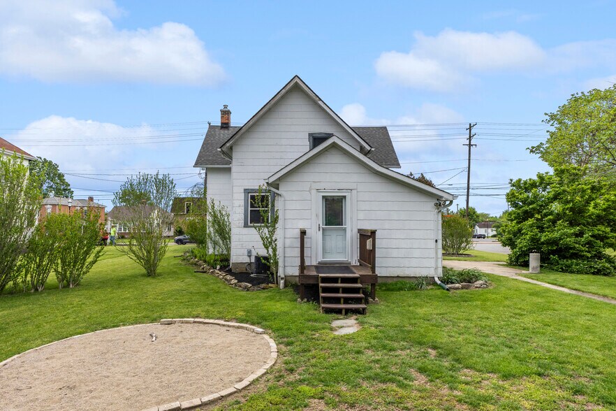 More Photos Of 4103 Broadway, Grove City Freestanding For Sale