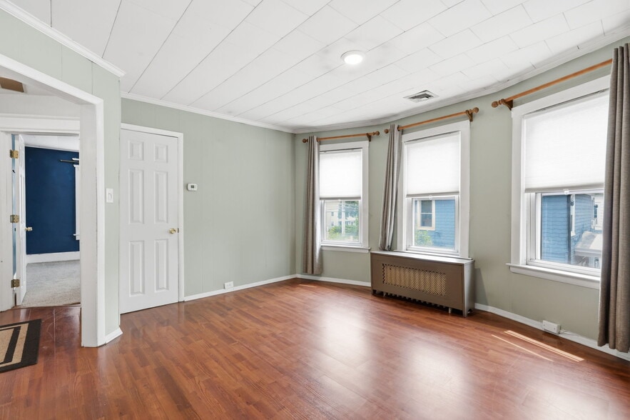 More Photos Of 168 White Horse Ave, Hamilton Office For Sale