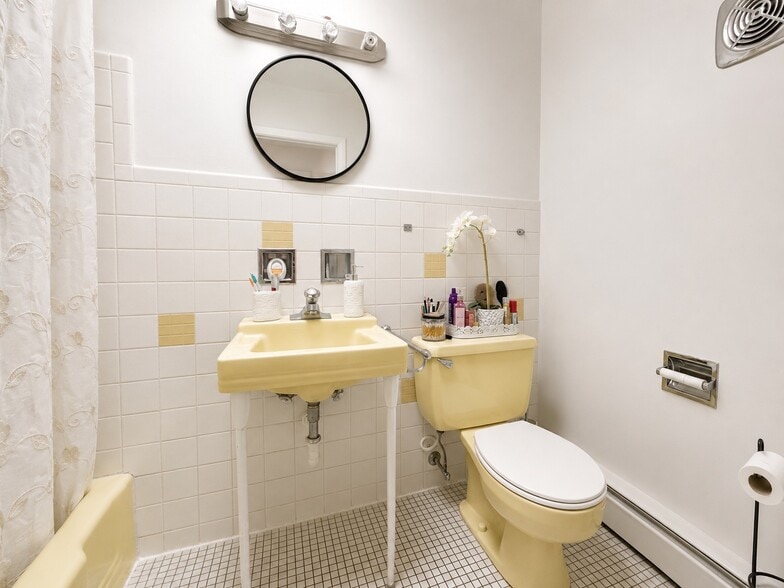 More Photos Of 8047 W Foster Ln, Niles Apartments For Sale