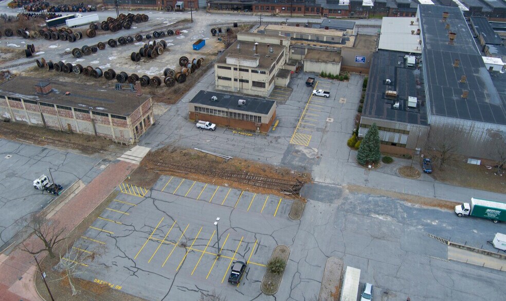 More Photos Of 701 1st St, Williamsport Manufacturing For Lease