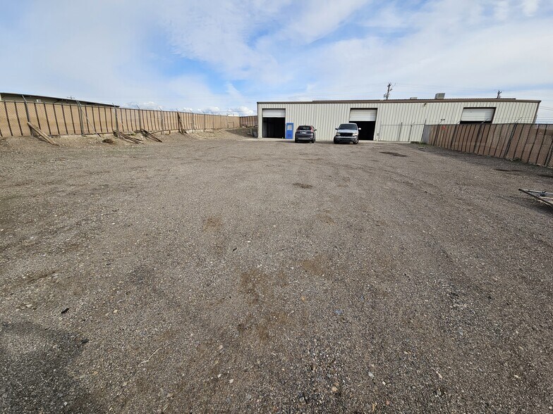 More Photos Of 1470 E Gardena Rd, Fort Mohave Flex For Lease
