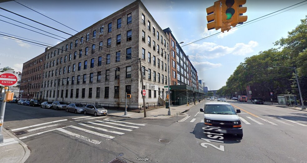 Primary Photo Of 40-05 21st St, Long Island City Warehouse For Lease