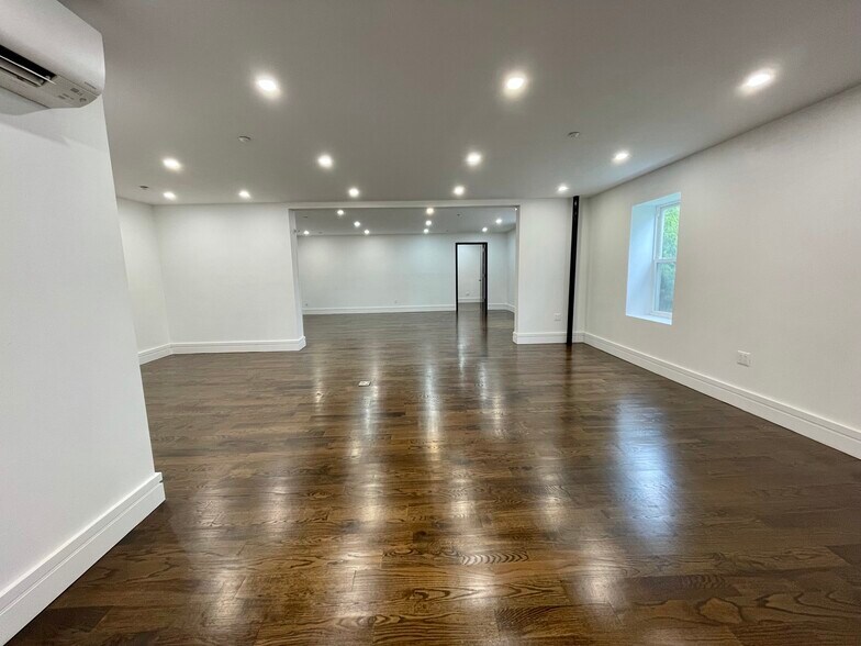 More Photos Of 94-01-94-03 101st Ave, Ozone Park Apartments For Lease